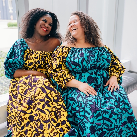 Women clothes and accessories - Picture 3 of 6